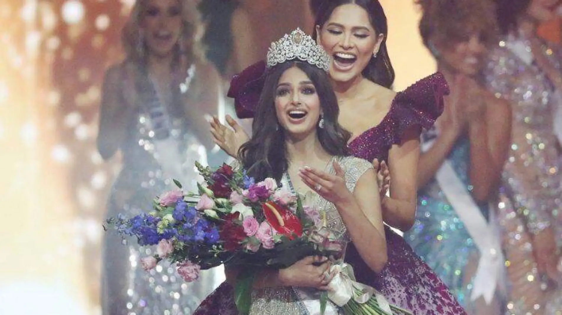 Representante de la India se lleva la corona de Miss Universo